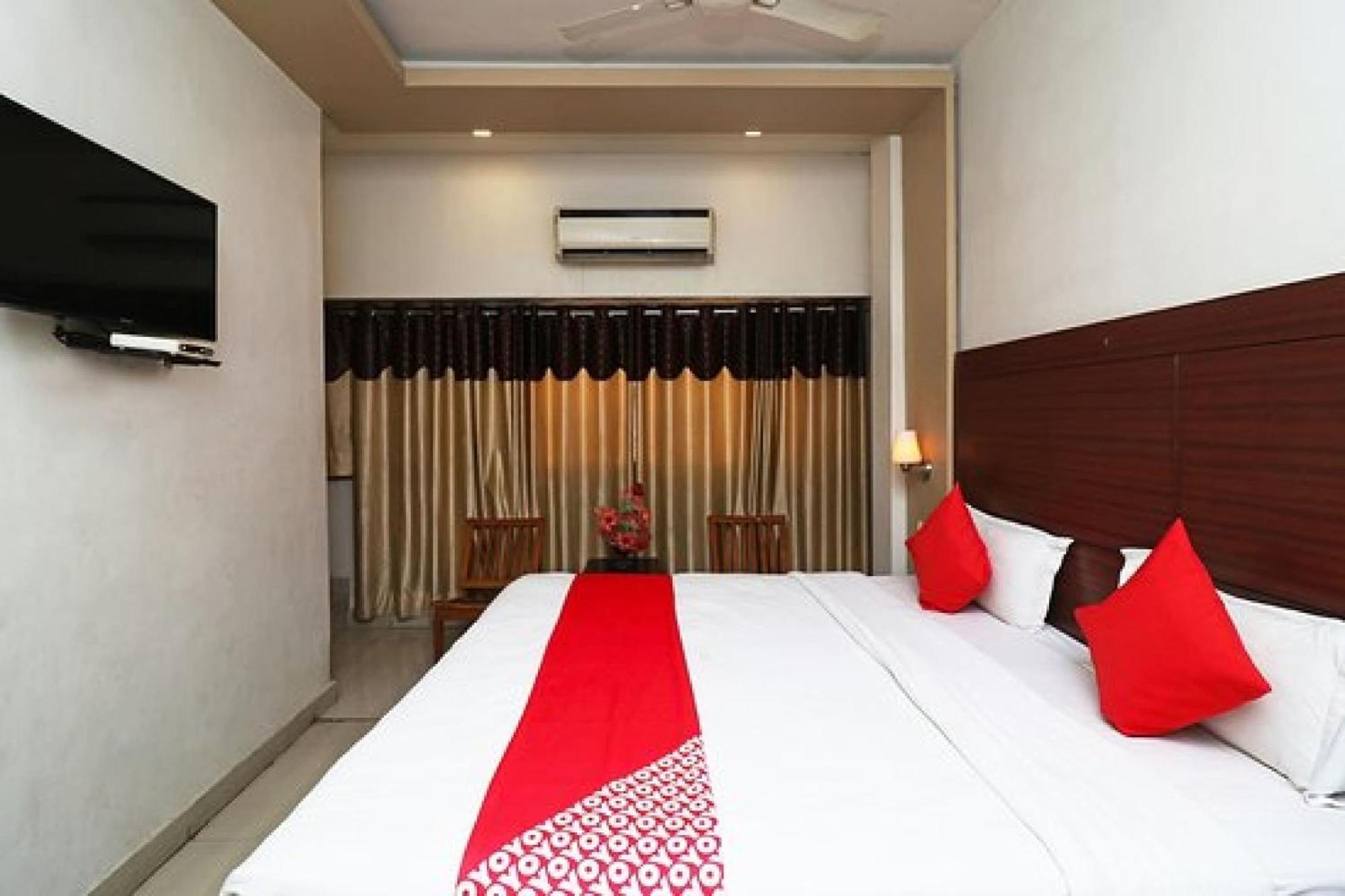 Capital O Hotel Surya Continental Lucknow Zewnętrze zdjęcie