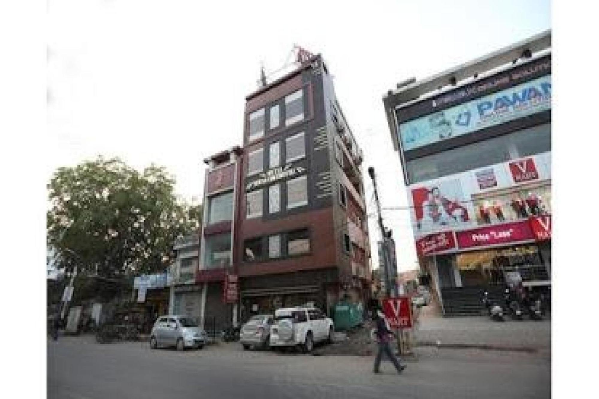Capital O Hotel Surya Continental Lucknow Zewnętrze zdjęcie