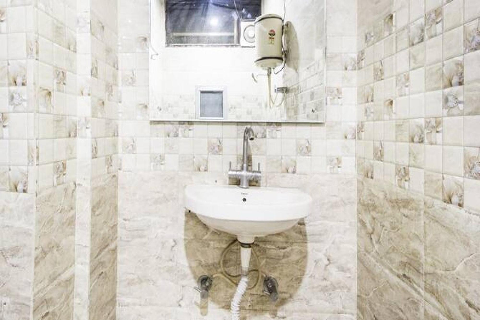 Capital O Hotel Surya Continental Lucknow Zewnętrze zdjęcie